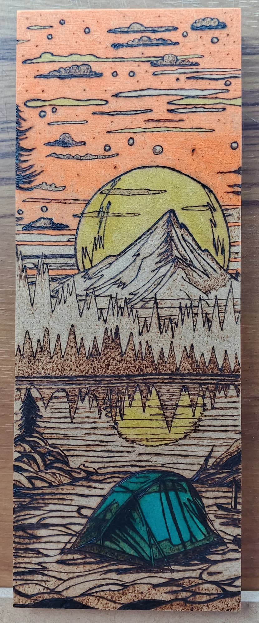 Refugio en la Montaña: Noche de Campamento