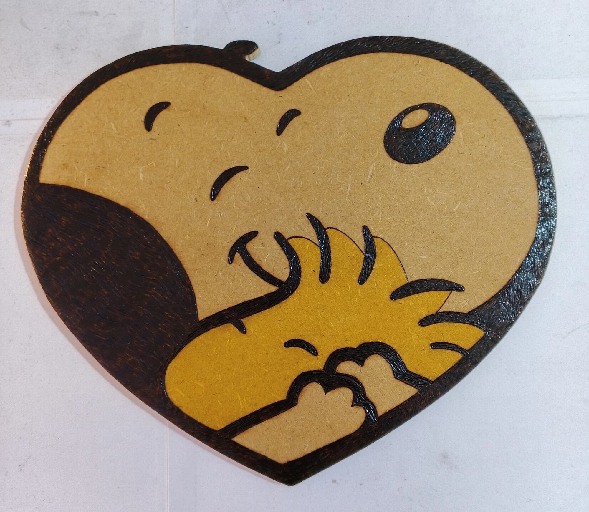 Abrazo de Corazón: Snoopy y Woodstock