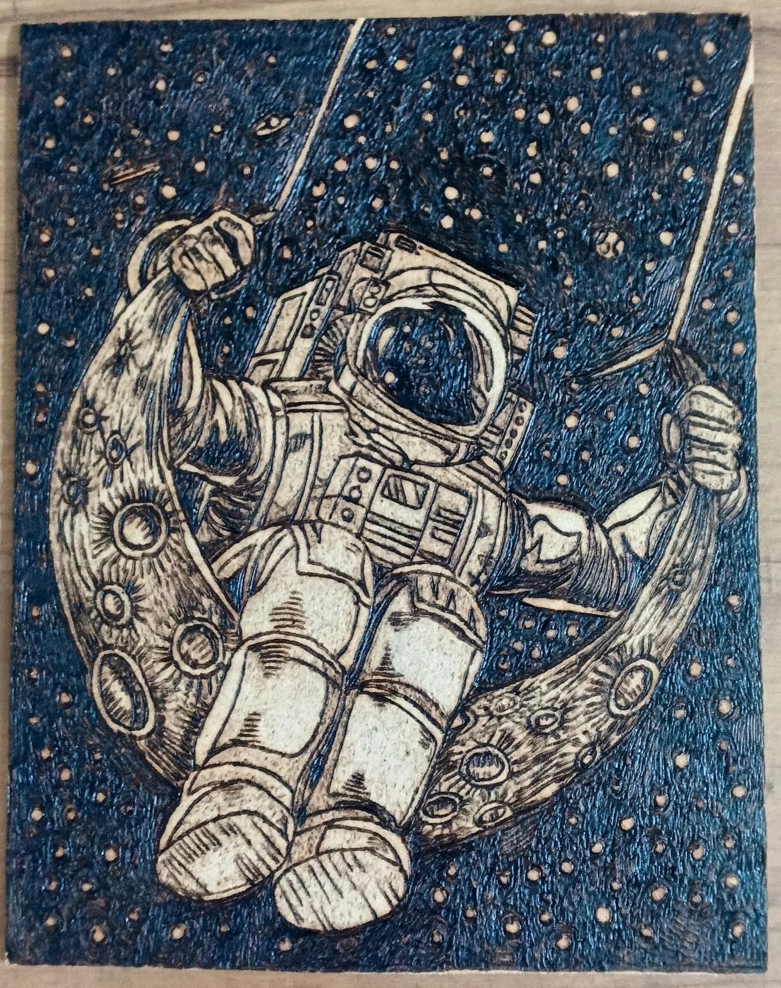 Astronauta en la Luna: Sueño en Órbita
